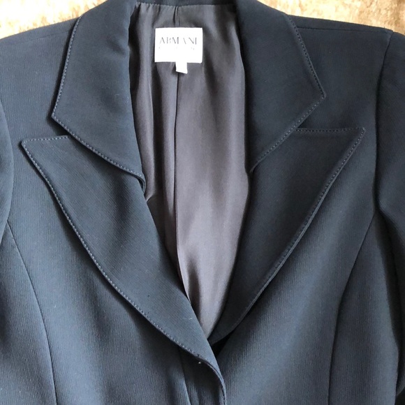 Designer Armani Collezioni two-piece Classic Suit. - Picture 2 of 8